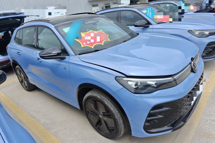 Used Volkswagen Tiguan L 2024 PRO 380TSI Four-Wheel Drive R-Line Prestige Edition Front Right 45 Deg