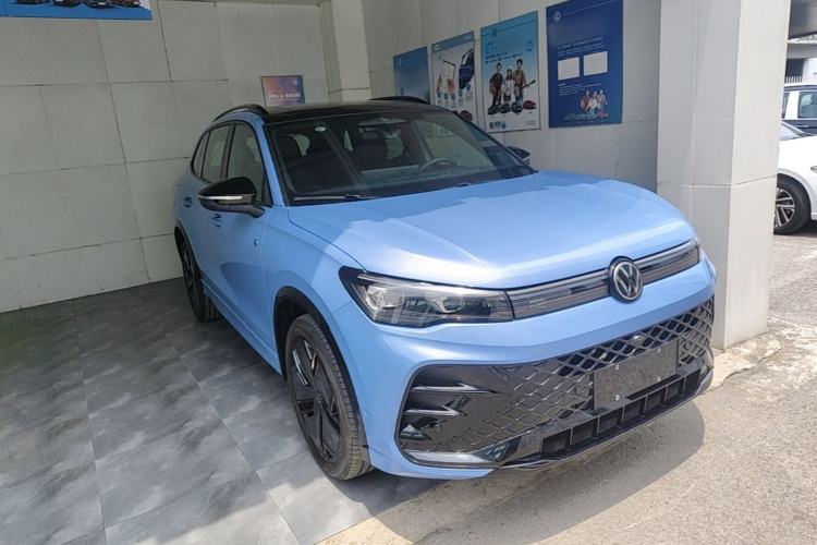 Used Volkswagen Tiguan L 2024 PRO 380TSI Four-Wheel Drive R-Line Prestige Edition Front Right 45 Deg