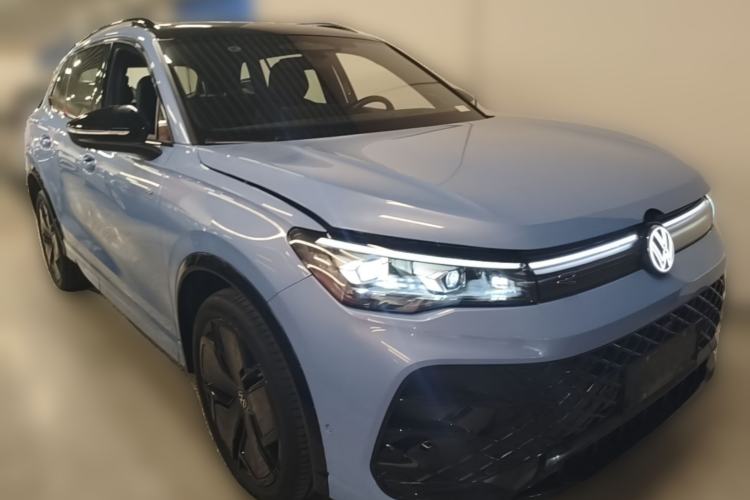 Used Volkswagen Tiguan L 2024 PRO 380TSI Four-Wheel Drive R-Line Prestige Edition Front Right 45 Deg