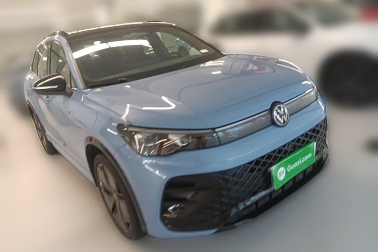 Used Volkswagen Tiguan L 2024 PRO 380TSI Four-Wheel Drive R-Line Prestige Edition Front Right 45 Deg