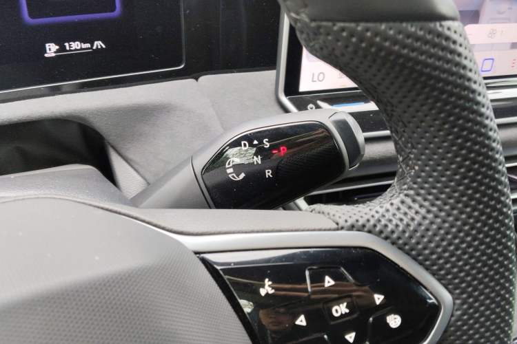 Used Volkswagen Tiguan L 2024 PRO 380TSI Four-Wheel Drive R-Line Prestige Edition Gear Lever