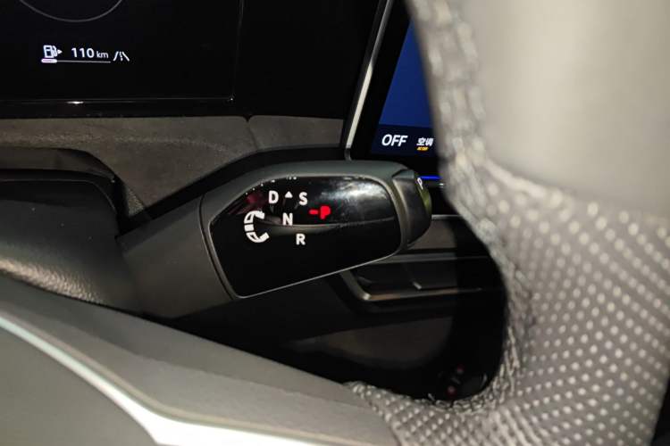 Used Volkswagen Tiguan L 2024 PRO 380TSI Four-Wheel Drive R-Line Prestige Edition Gear Lever
