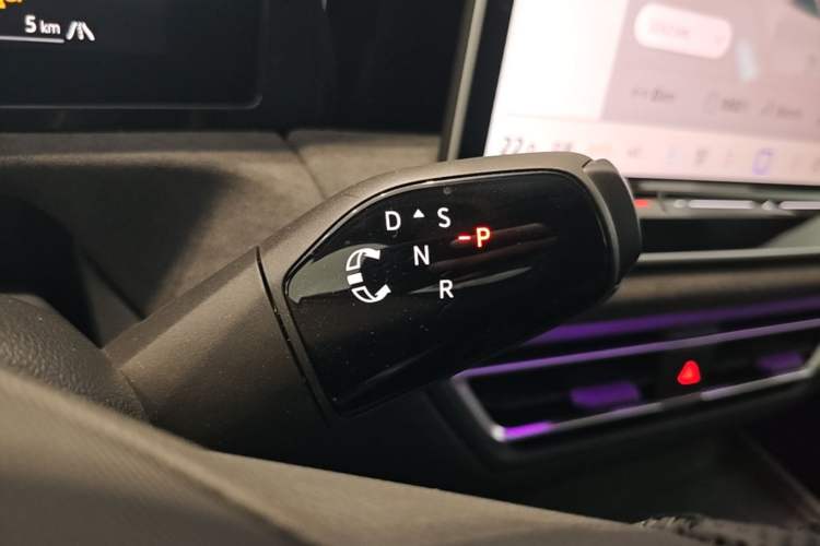 Used Volkswagen Tiguan L 2024 PRO 380TSI Four-Wheel Drive R-Line Prestige Edition Gear Lever
