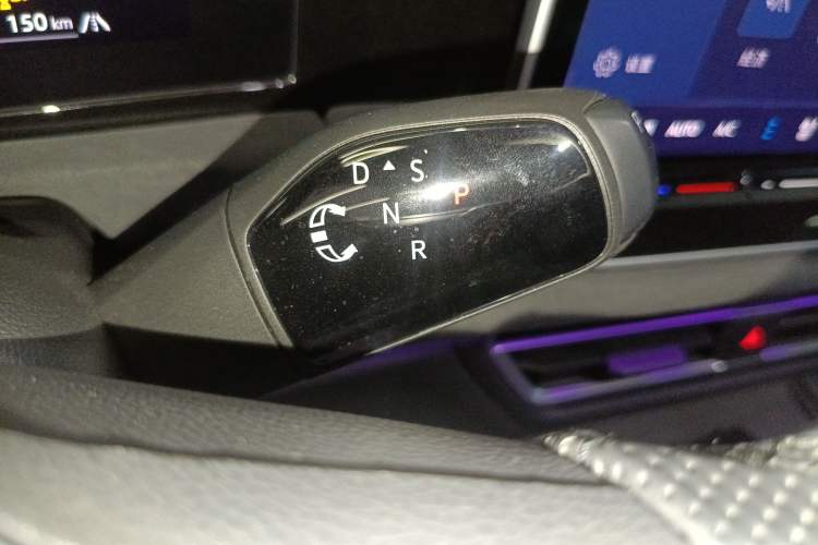 Used Volkswagen Tiguan L 2024 PRO 380TSI Four-Wheel Drive R-Line Smart Edition Gear Lever