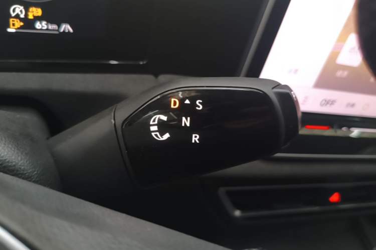 Used Volkswagen Tiguan L 2024 PRO 380TSI Four-Wheel Drive R-Line Prestige Edition Gear Lever