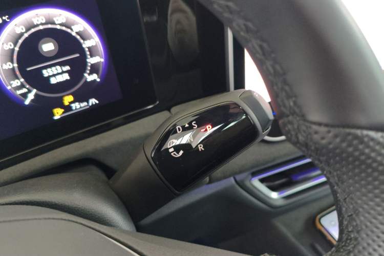 Used Volkswagen Tiguan L 2024 PRO 380TSI Four-Wheel Drive R-Line Prestige Edition Gear Lever