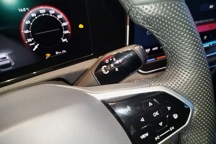 Used Volkswagen Tiguan L 2024 PRO 380TSI Four-Wheel Drive R-Line Prestige Edition Gear Lever
