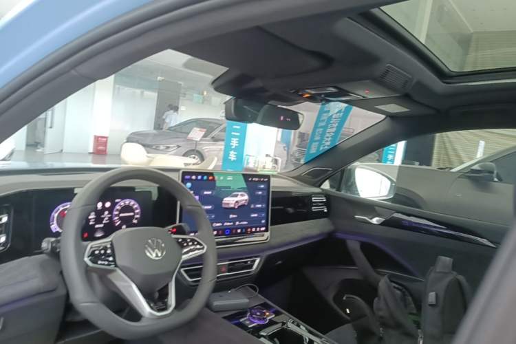 Used Volkswagen Tiguan L 2024 PRO 380TSI Four-Wheel Drive R-Line Prestige Edition Headliner