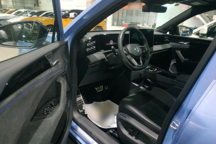Used Volkswagen Tiguan L 2024 PRO 380TSI Four-Wheel Drive R-Line Prestige Edition Interior 3