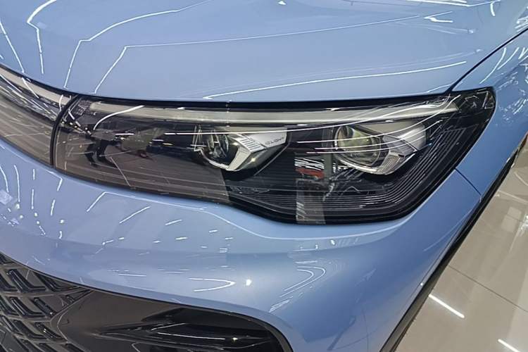 Used Volkswagen Tiguan L 2024 PRO 380TSI Four-Wheel Drive R-Line Prestige Edition Left Front Headlight