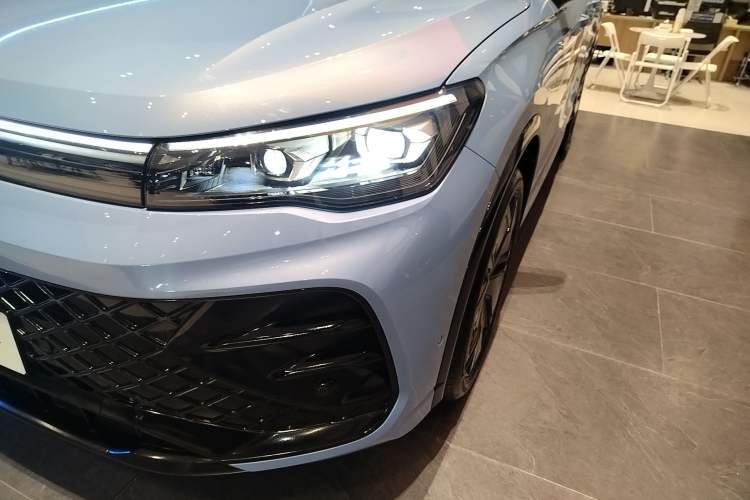 Used Volkswagen Tiguan L 2024 PRO 380TSI Four-Wheel Drive R-Line Prestige Edition Left Front Headlight