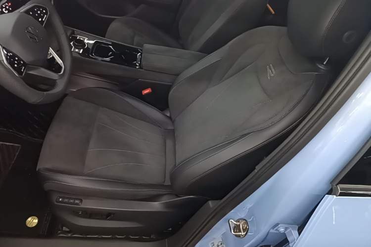 Used Volkswagen Tiguan L 2024 PRO 380TSI Four-Wheel Drive R-Line Prestige Edition Left Front Seat