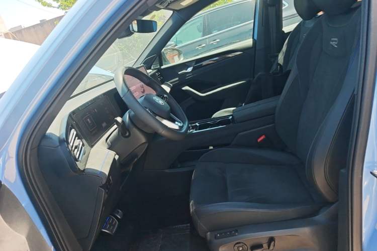 Used Volkswagen Tiguan L 2024 PRO 380TSI Four-Wheel Drive R-Line Prestige Edition Left Front Seat