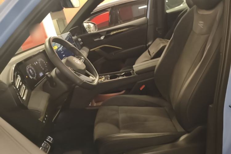 Used Volkswagen Tiguan L 2024 PRO 380TSI Four-Wheel Drive R-Line Prestige Edition Left Front Seat