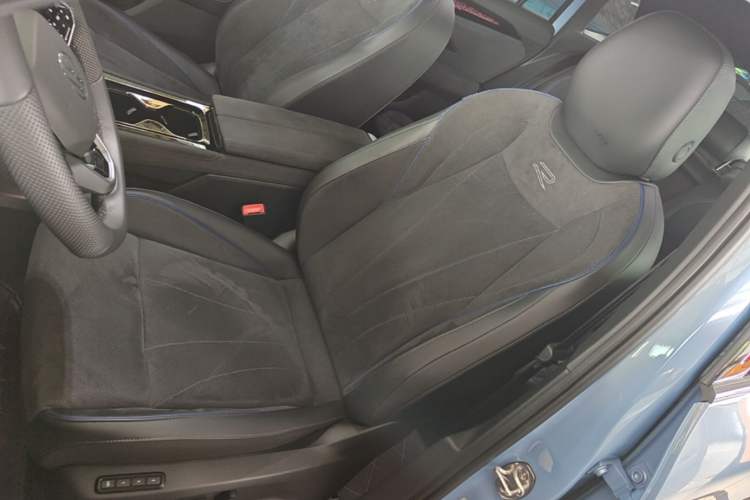 Used Volkswagen Tiguan L 2024 PRO 380TSI Four-Wheel Drive R-Line Prestige Edition Left Front Seat