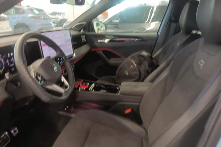 Used Volkswagen Tiguan L 2024 PRO 380TSI Four-Wheel Drive R-Line Prestige Edition Left Front Seat