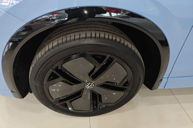 Used Volkswagen Tiguan L 2024 PRO 380TSI Four-Wheel Drive R-Line Prestige Edition Left Front Wheel Hub