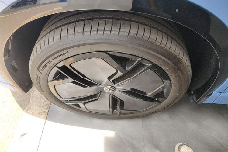Used Volkswagen Tiguan L 2024 PRO 380TSI Four-Wheel Drive R-Line Prestige Edition Left Front Wheel Hub