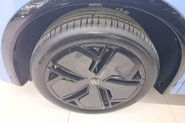 Used Volkswagen Tiguan L 2024 PRO 380TSI Four-Wheel Drive R-Line Prestige Edition Left Front Wheel Hub