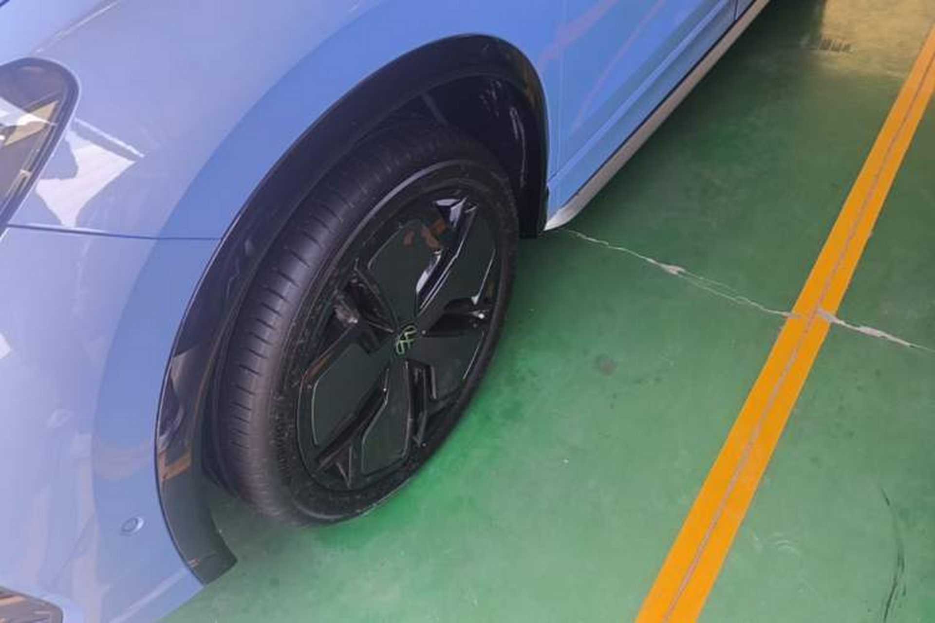Used Volkswagen Tiguan L 2024 PRO 380TSI Four-Wheel Drive R-Line Prestige Edition Left Front Wheel Hub