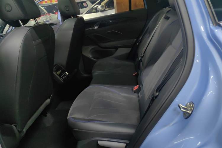 Used Volkswagen Tiguan L 2024 PRO 380TSI Four-Wheel Drive R-Line Prestige Edition Left Rear Seat