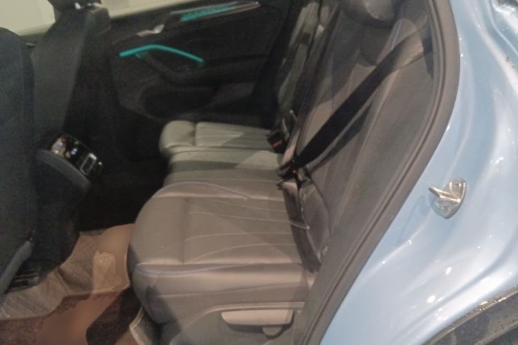 Used Volkswagen Tiguan L 2024 PRO 380TSI Four-Wheel Drive R-Line Smart Edition Left Rear Seat