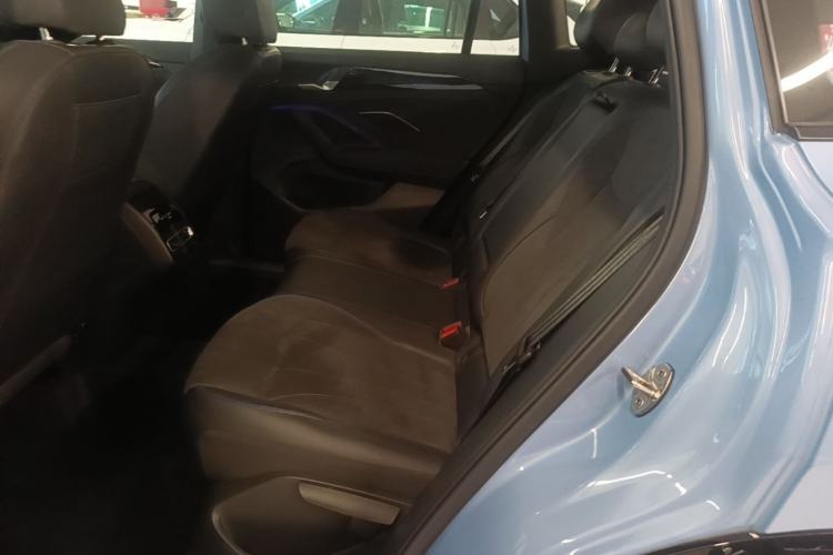Used Volkswagen Tiguan L 2024 PRO 380TSI Four-Wheel Drive R-Line Prestige Edition Left Rear Seat