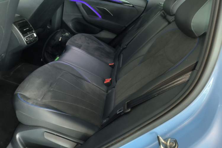 Used Volkswagen Tiguan L 2024 PRO 380TSI Four-Wheel Drive R-Line Prestige Edition Left Rear Seat