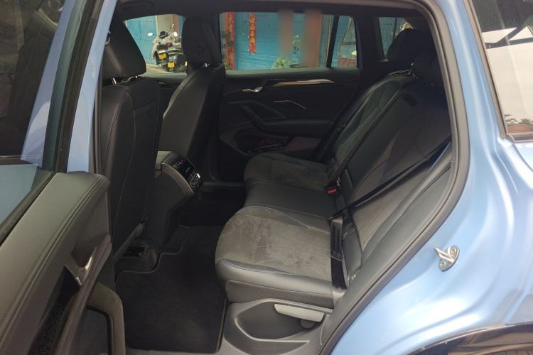 Used Volkswagen Tiguan L 2024 PRO 380TSI Four-Wheel Drive R-Line Prestige Edition Left Rear Seat