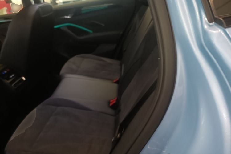 Used Volkswagen Tiguan L 2024 PRO 380TSI Four-Wheel Drive R-Line Prestige Edition Left Rear Seat