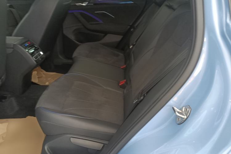 Used Volkswagen Tiguan L 2024 PRO 380TSI Four-Wheel Drive R-Line Prestige Edition Left Rear Seat