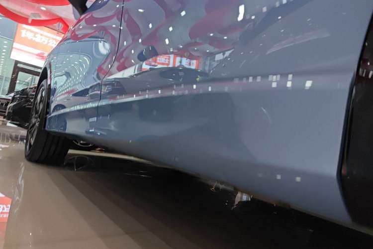 Used Volkswagen Tiguan L 2024 PRO 380TSI Four-Wheel Drive R-Line Prestige Edition Left Side Sill