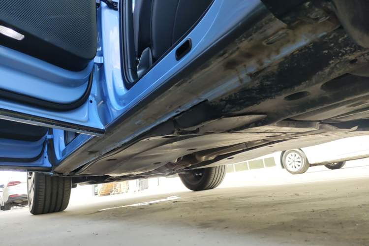 Used Volkswagen Tiguan L 2024 PRO 380TSI Four-Wheel Drive R-Line Prestige Edition Left Side Sill