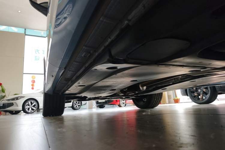 Used Volkswagen Tiguan L 2024 PRO 380TSI Four-Wheel Drive R-Line Prestige Edition Left Side Sill