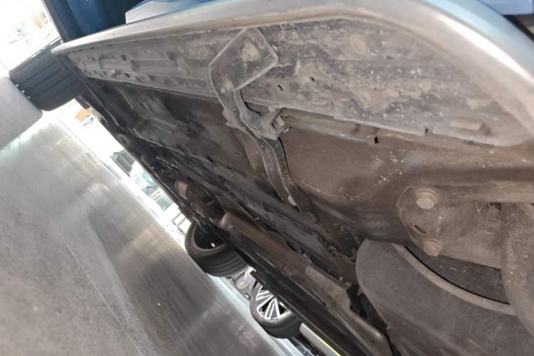 Used Volkswagen Tiguan L 2024 PRO 380TSI Four-Wheel Drive R-Line Prestige Edition Left Side Sill