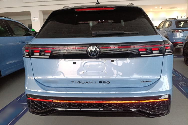 Used Volkswagen Tiguan L 2024 PRO 380TSI Four-Wheel Drive R-Line Smart Edition Rear