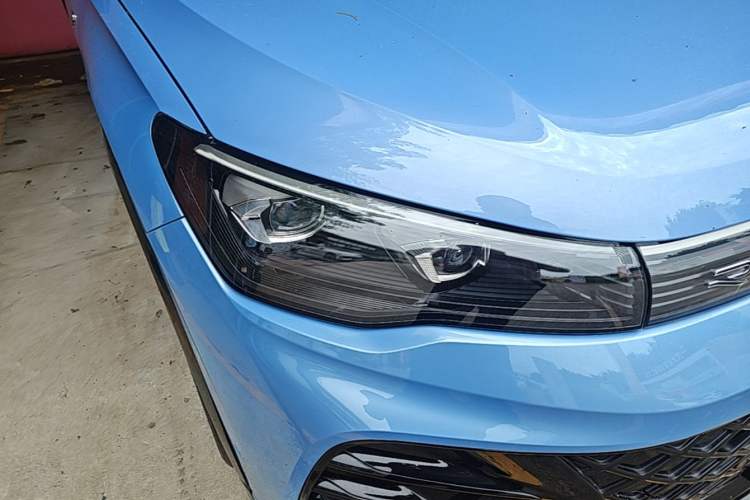 Used Volkswagen Tiguan L 2024 PRO 380TSI Four-Wheel Drive R-Line Prestige Edition Right Front Headlight