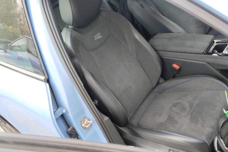 Used Volkswagen Tiguan L 2024 PRO 380TSI Four-Wheel Drive R-Line Prestige Edition Right Front Seat