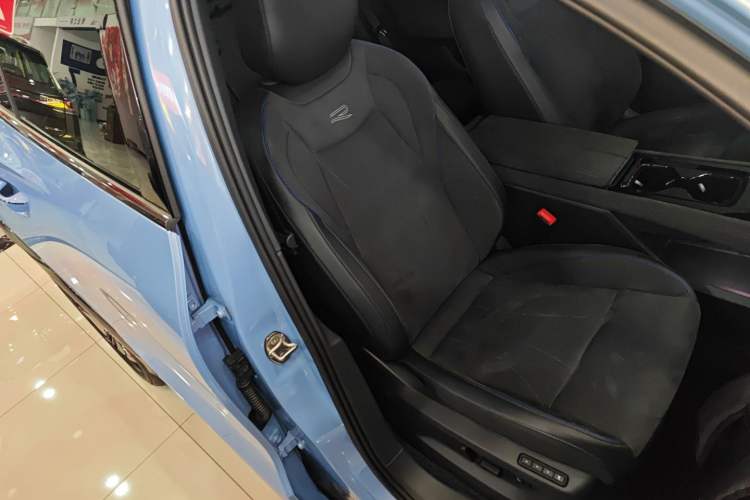 Used Volkswagen Tiguan L 2024 PRO 380TSI Four-Wheel Drive R-Line Prestige Edition Right Front Seat