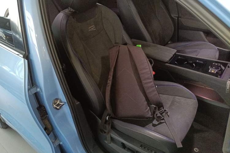 Used Volkswagen Tiguan L 2024 PRO 380TSI Four-Wheel Drive R-Line Smart Edition Right Front Seat