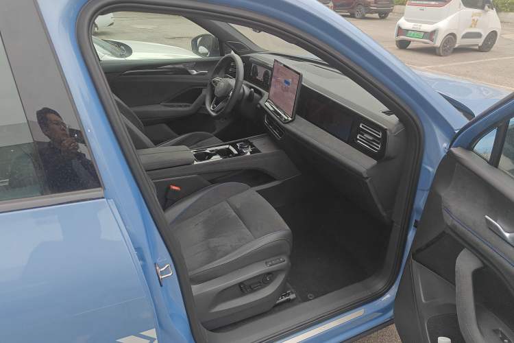 Used Volkswagen Tiguan L 2024 PRO 380TSI Four-Wheel Drive R-Line Prestige Edition Right Front Seat