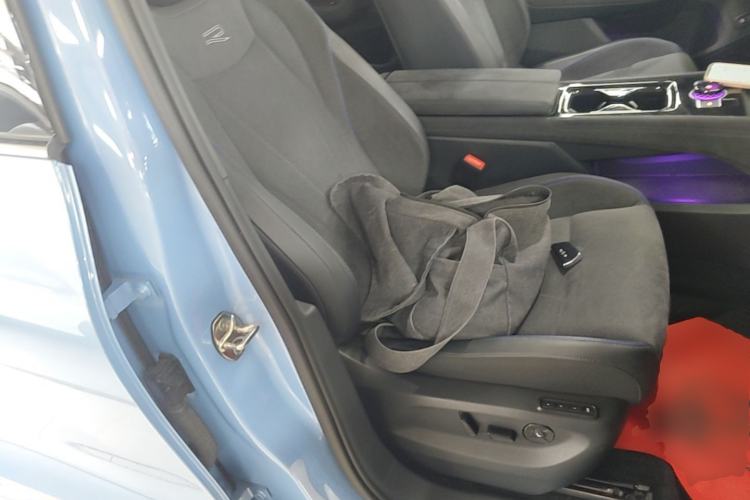 Used Volkswagen Tiguan L 2024 PRO 380TSI Four-Wheel Drive R-Line Prestige Edition Right Front Seat