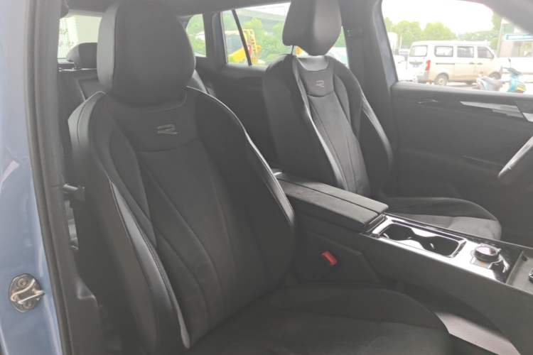 Used Volkswagen Tiguan L 2024 PRO 380TSI Four-Wheel Drive R-Line Prestige Edition Right Front Seat