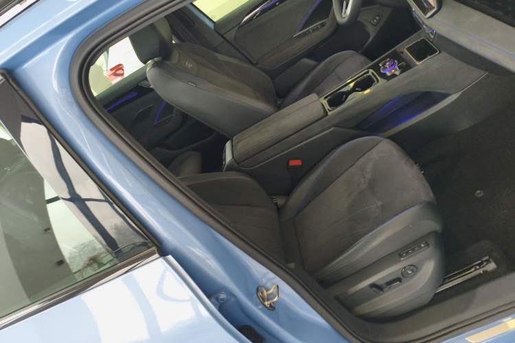 Used Volkswagen Tiguan L 2024 PRO 380TSI Four-Wheel Drive R-Line Prestige Edition Right Front Seat