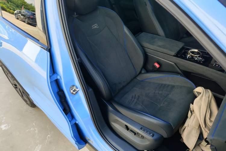 Used Volkswagen Tiguan L 2024 PRO 380TSI Four-Wheel Drive R-Line Prestige Edition Right Front Seat