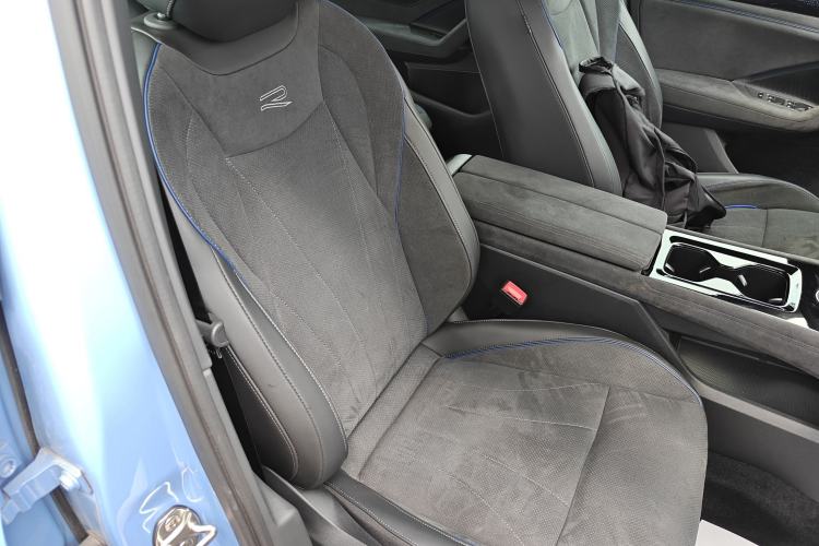 Used Volkswagen Tiguan L 2024 PRO 380TSI Four-Wheel Drive R-Line Prestige Edition Right Front Seat