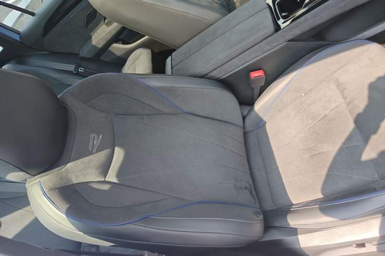 Used Volkswagen Tiguan L 2024 PRO 380TSI Four-Wheel Drive R-Line Prestige Edition Right Front Seat