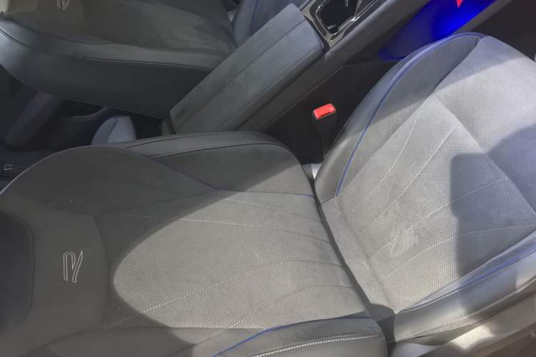 Used Volkswagen Tiguan L 2024 PRO 380TSI Four-Wheel Drive R-Line Prestige Edition Right Front Seat