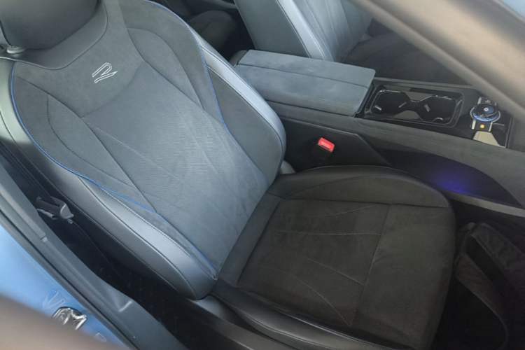 Used Volkswagen Tiguan L 2024 PRO 380TSI Four-Wheel Drive R-Line Prestige Edition Right Front Seat