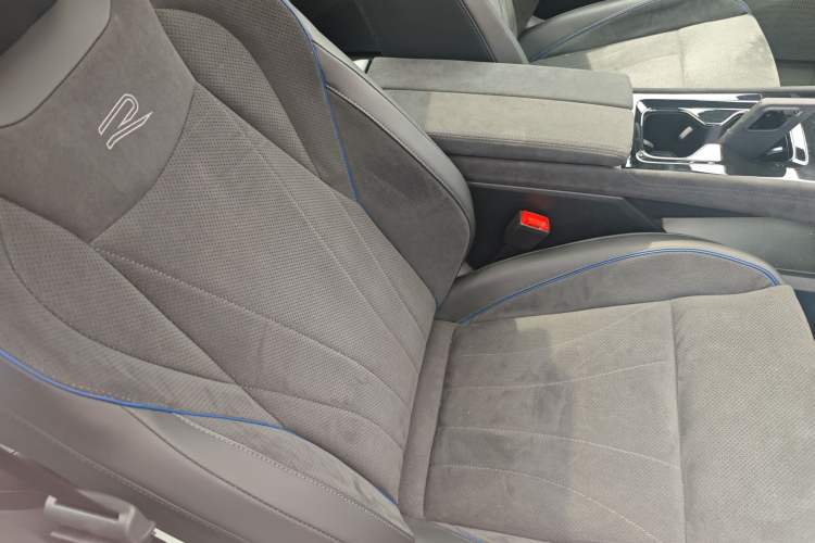 Used Volkswagen Tiguan L 2024 PRO 380TSI Four-Wheel Drive R-Line Prestige Edition Right Front Seat